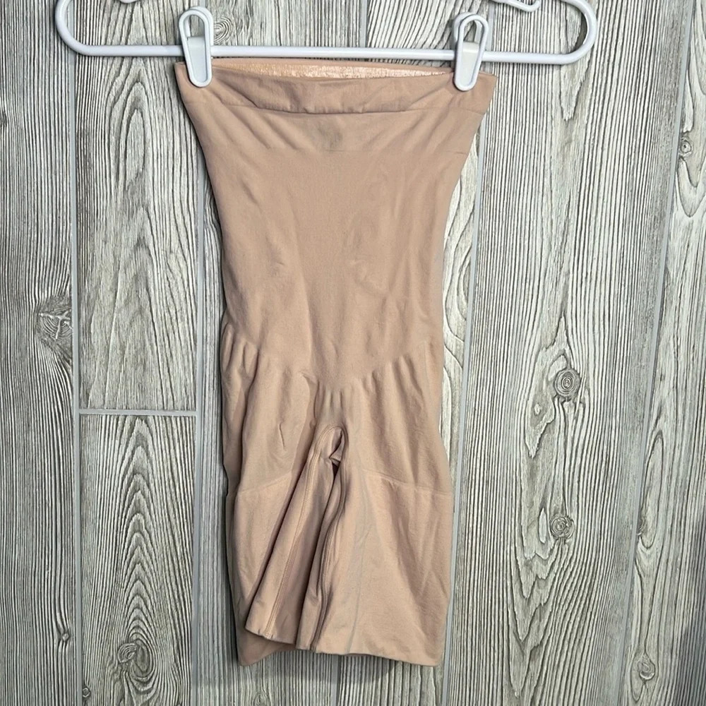 Spanx Higher Power Cream Short Size Medium